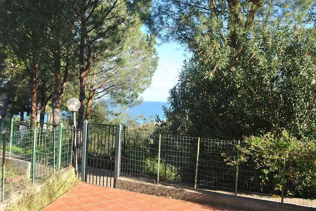 דירות אקוודולצ'י Al Gazebo 0*,  איטליה